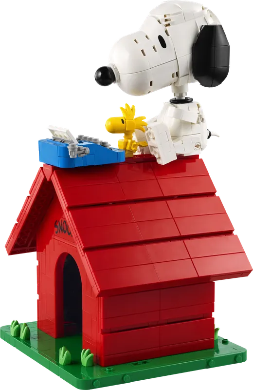 LEGO Ideas Peanuts: Snoopy's Doghouse 21368